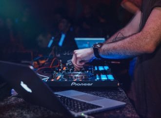 The Ultimate Guide to Choosing the Best DJ in Toronto